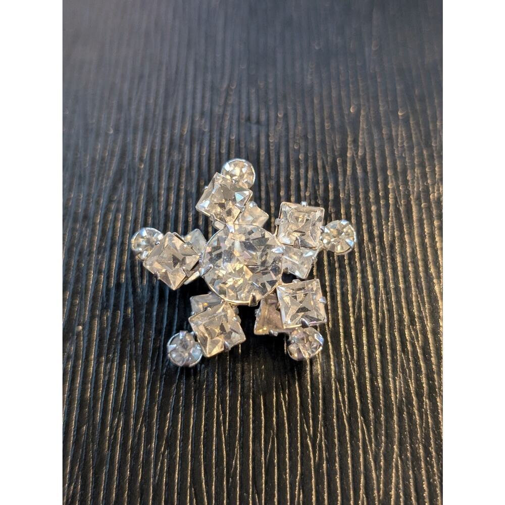 Vintage Flower Pinwheel Rhinestone Brooch - Picture 6 of 7